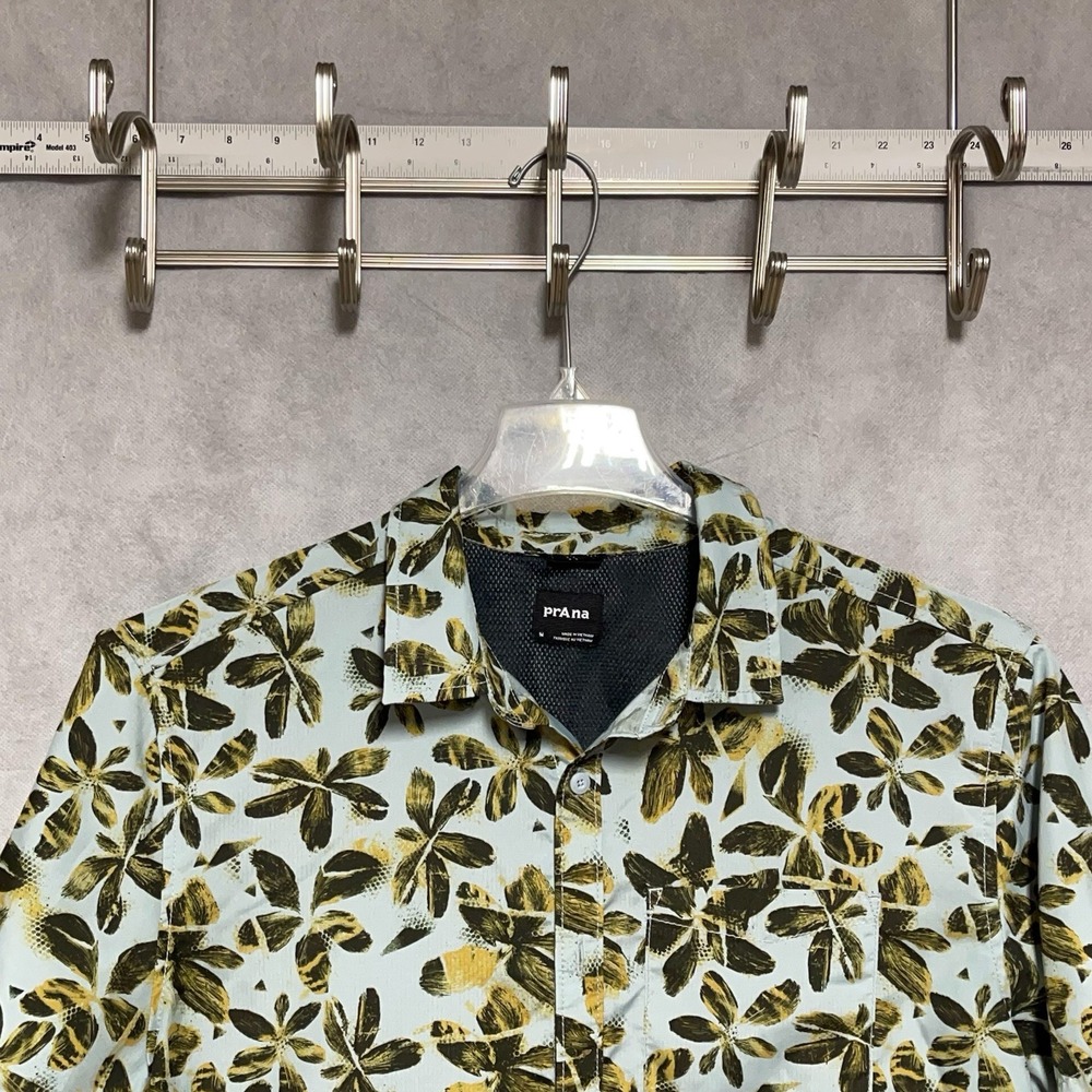 Prana Shirt Men M Blu Button Up S/S Hawaiian Floral Vented Softshell Lightweight